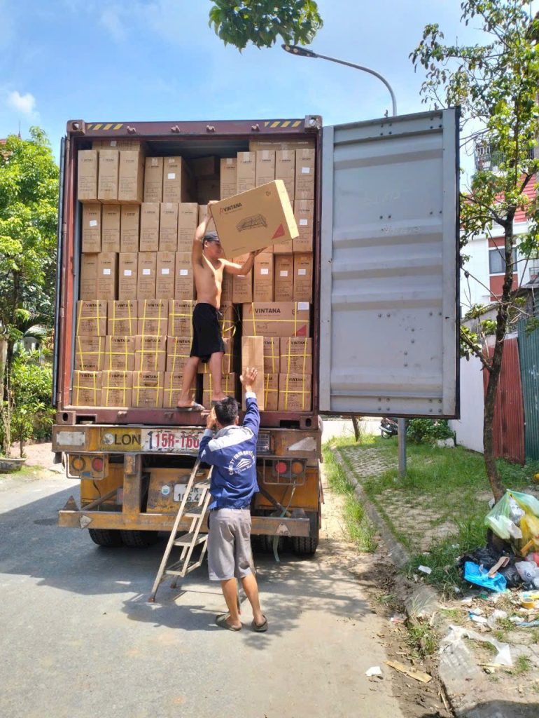 Dịch vụ bốc xếp tại KCN Huyện Hóc Môn giá rẻ 55k/h trọn gói