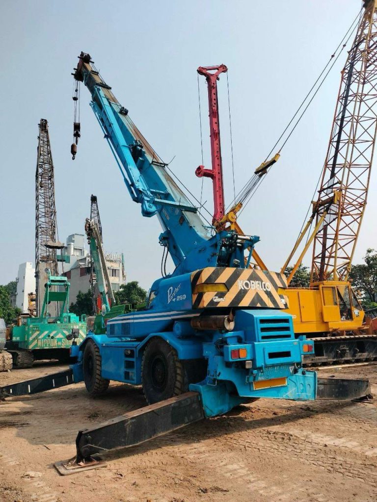 Cho thuê xe nâng cẩu hàng hóa máy móc KCN HIỆP PHƯỚC 