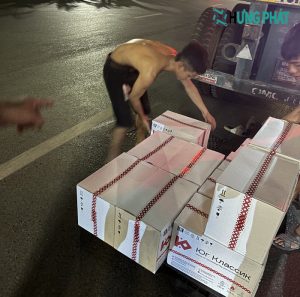 Bốc vác hàng hóa tại Đồng Nai