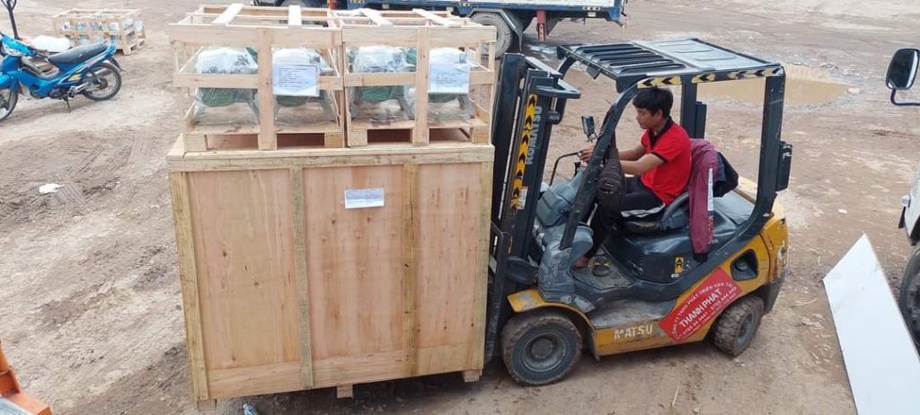 Dịch vụ xe nâng hàng hóa tại Hà Nội giá rẻ