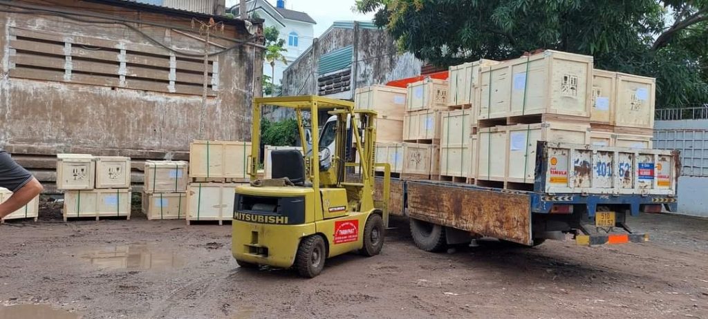 Dich vu Cho thue xe nang hang hoa container