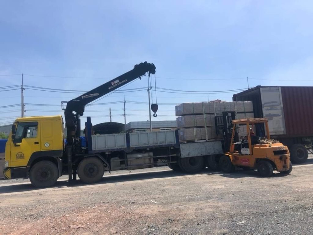 Dịch vụ xe cẩu hàng container tại Hải Dương giá rẻ 