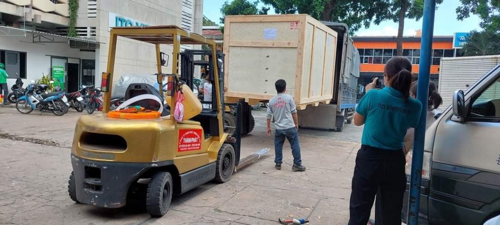 Xe nâng hàng hóa xe tải Hà Nội 