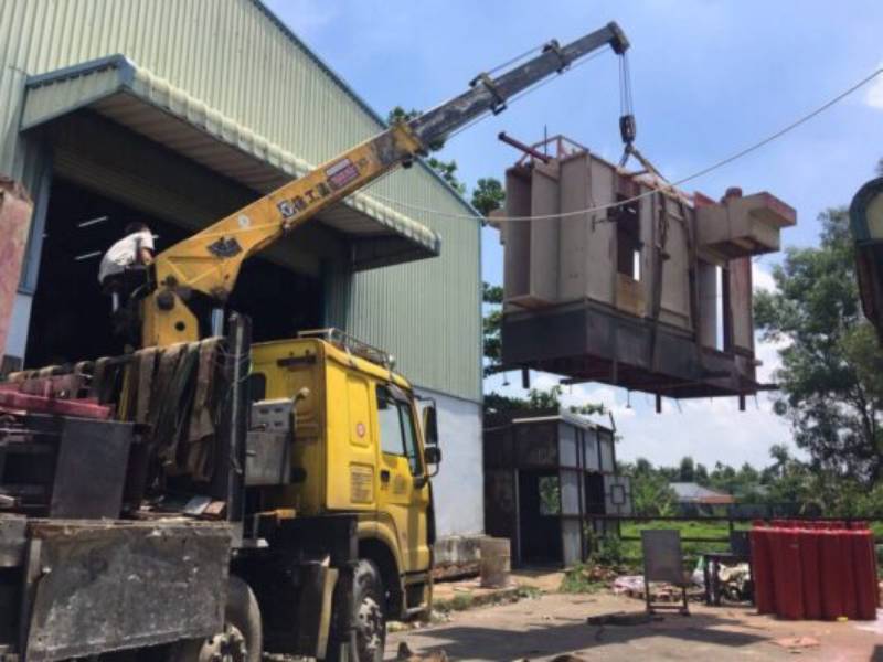 Dịch vụ cho thuê xe nâng hạ hàng tại TPHCM