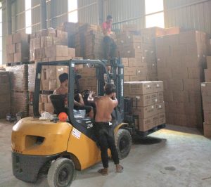 Cho thuê xe nâng hàng hóa nhà xưởng nhà máy