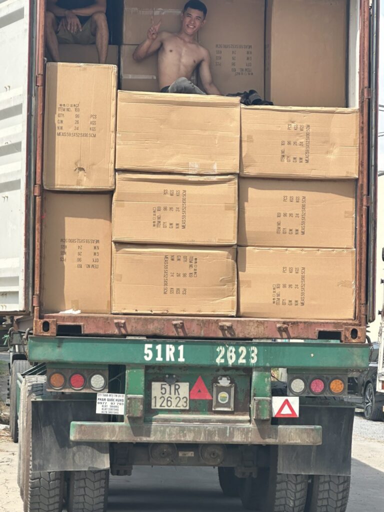 Dịch vụ bốc xếp container hàng hóa KCN Tân Thuận theo giờ ngày - Hưng Phát