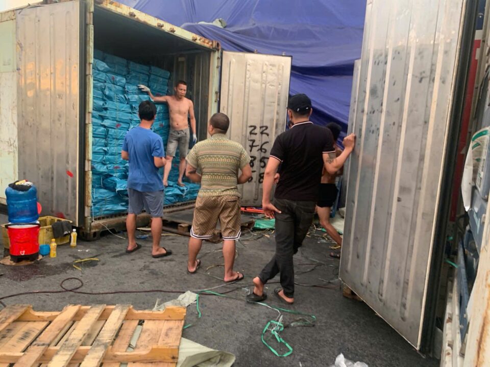 Dịch vụ bốc xếp KCN Sóng Thần uy tín chuyên nghiệp- Hưng Phát