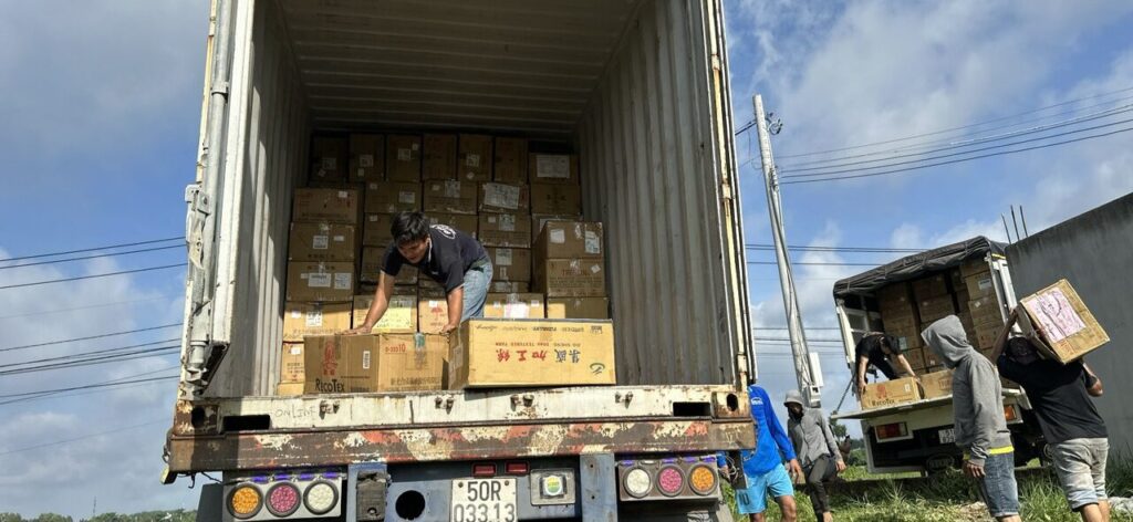 Dịch vụ bốc xếp container KCN Vsip I II III Bình Dương giá rẻ uy tín - Hưng Phát