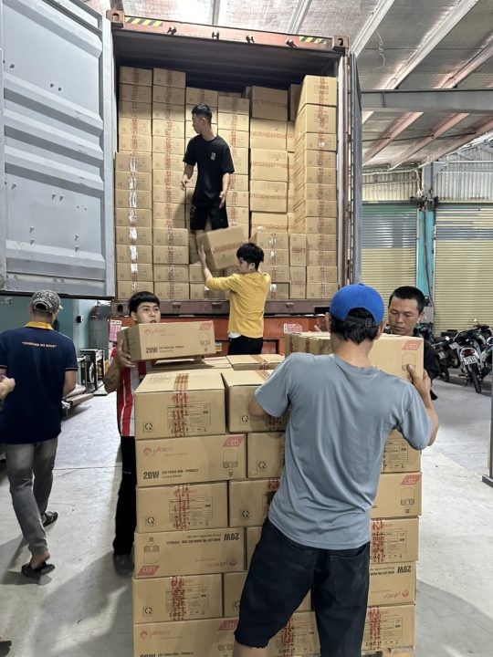 Dịch vụ bốc xếp hàng hóa kho xưởng, container KCN An Lập - Hưng Phát