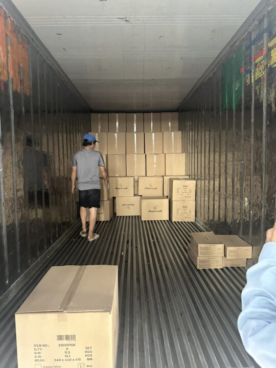 Dịch vụ bốc xếp KCN Thường Tân trọn gói theo giờ, ngày, theo hợp đồng - Hưng Phátv