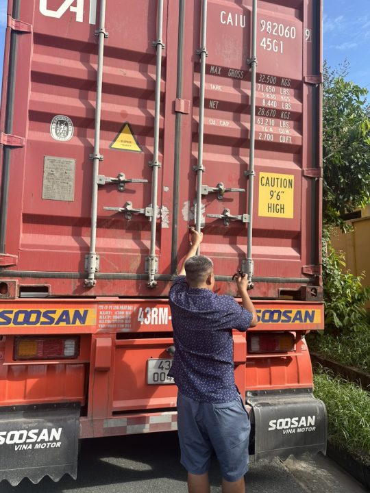 Dịch vụ bốc xếp tại KCN Sạch (Hưng Yên) Uy Tín Làm Việc 24/7 Dịch vụ bốc xếp container KCN Sạch (Hưng Yên) Uy Tín Làm Việc 24/7