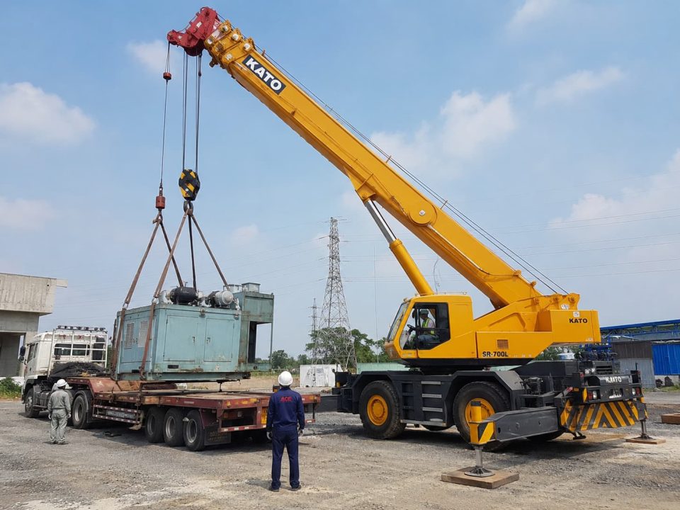 Cho Thuê Xe Cẩu Tại Hà Nam, Cẩu Thùng Cẩu Chuyên Dụng Bánh Xích Xe cẩu Kato chuyên dụng